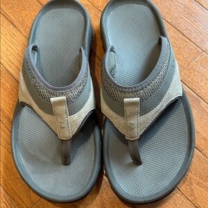 Teva’s Mens Pajaro Flip Flops Gray and Tan Flip Flop Sandals